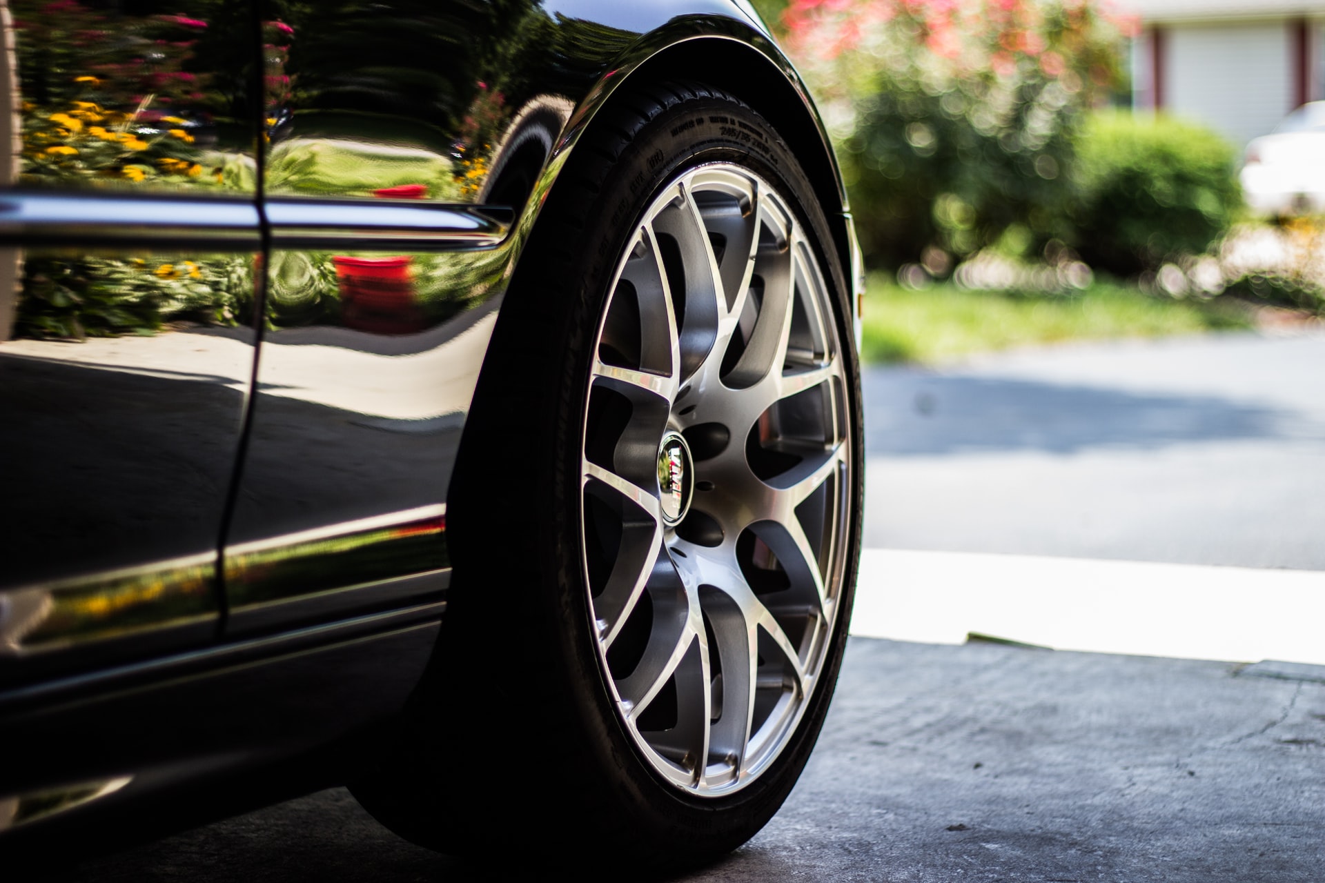 Common Car Cleaning Mistakes People Make 4